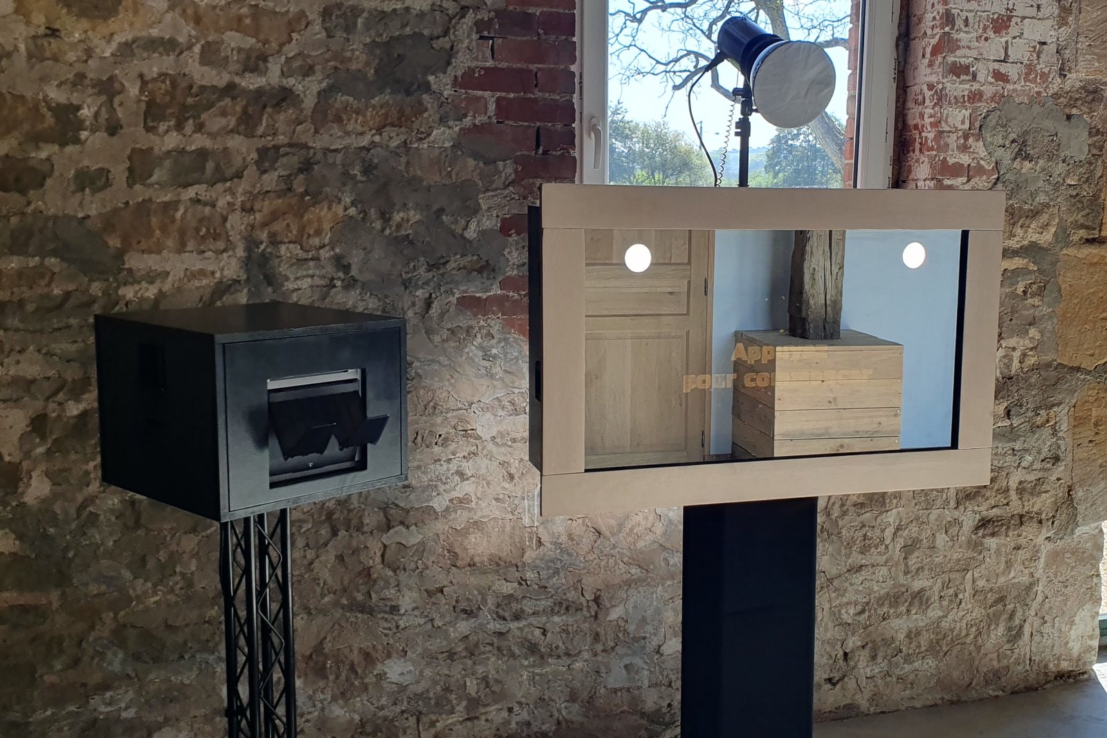 Smile Box installée dans une salle de réception